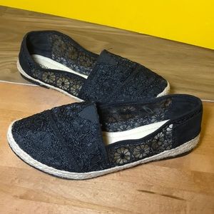 💖SALE💖 18 ForEver Flat Slip-on shoes Size 6